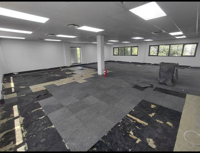 722M² OFFICE TO LET IN MIDRIDGE PARK